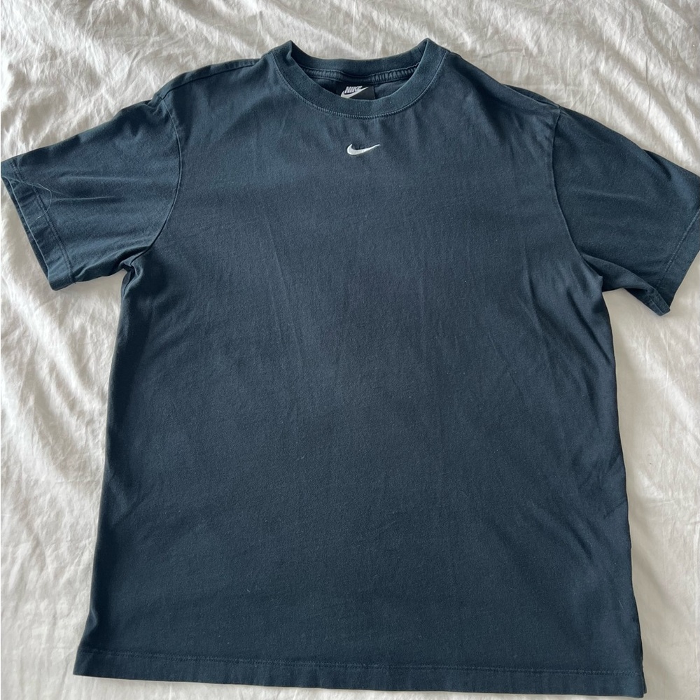 Nike women’s black t shirt
